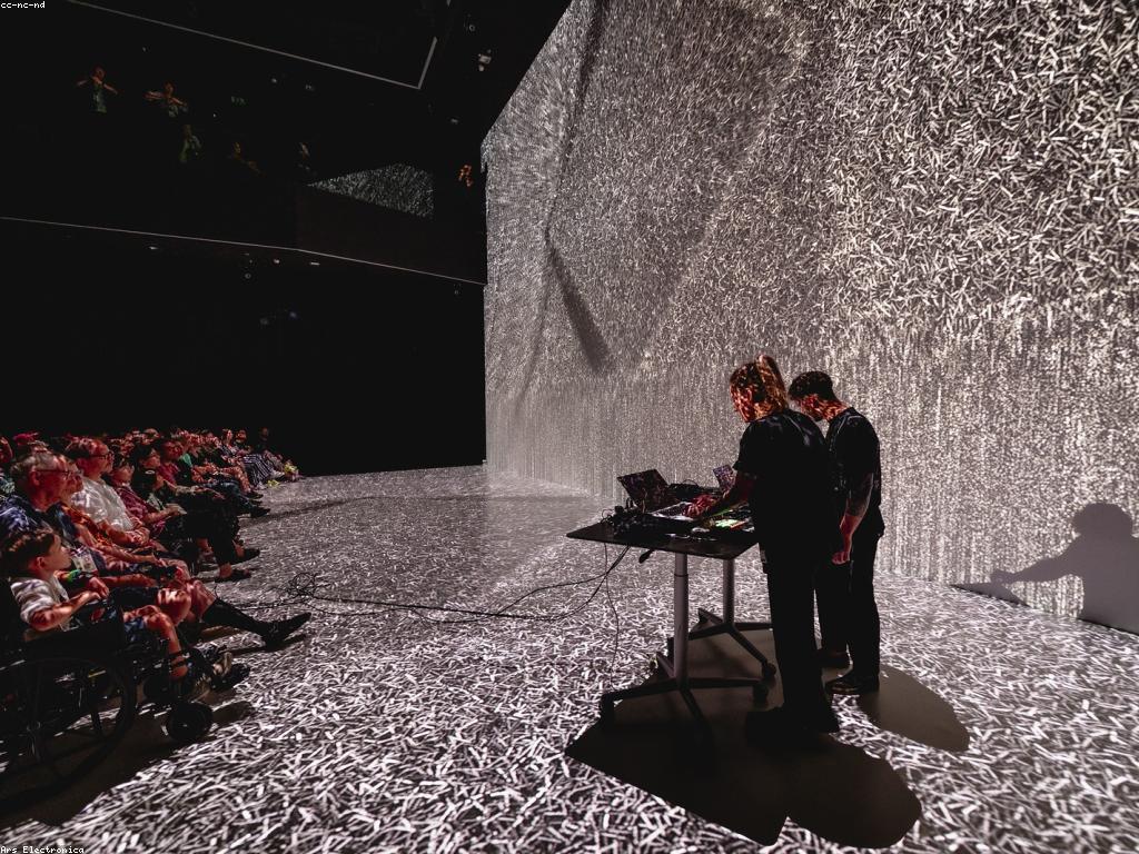 ទិន្នន័យថ្មីៗនិងអភិវឌ្ឍន៍នៃសង្គមសិល្បៈ